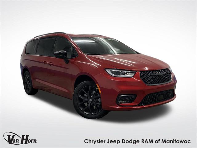 2026 Chrysler Pacifica Limited AWD for sale in Manitowoc, WI