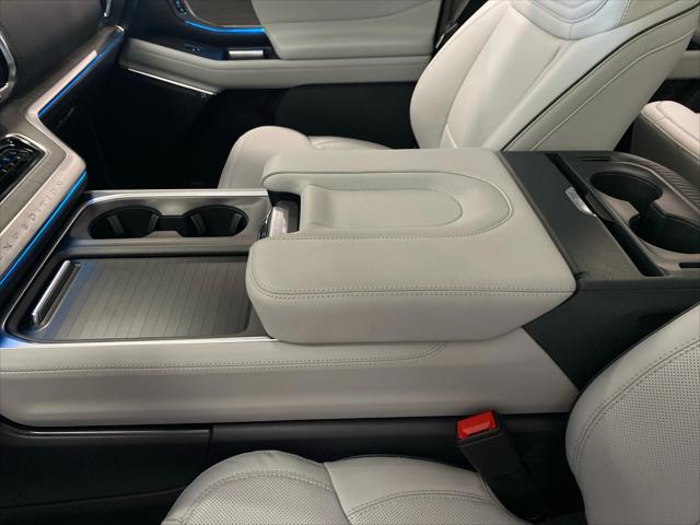 2025 Ford Expedition Platinum MAX