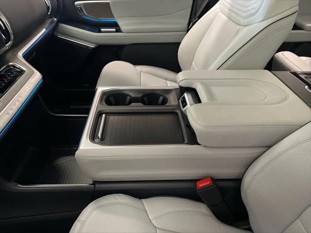 2025 Ford Expedition Platinum MAX