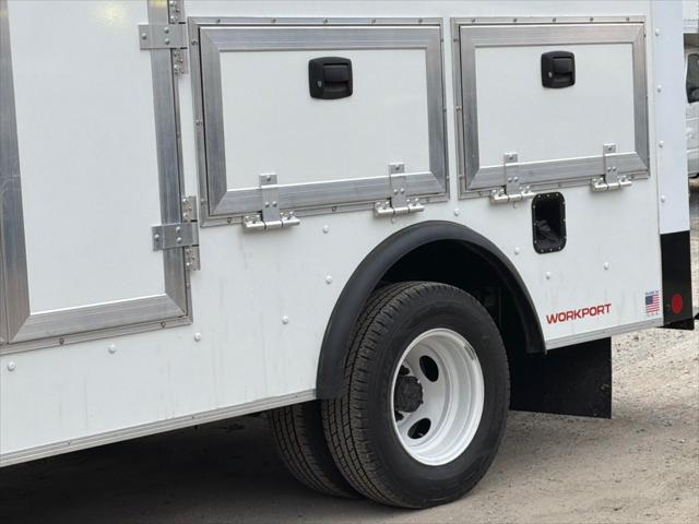 2026 Ford E-450 Cutaway Base