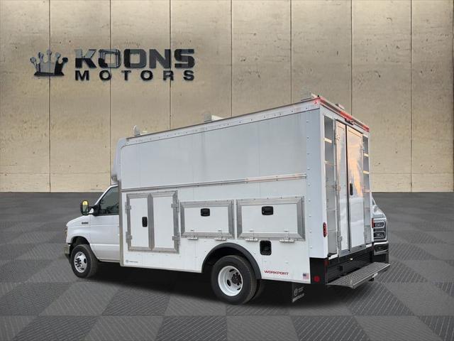 2026 Ford E-450 Cutaway Base