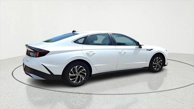 2026 Hyundai Sonata Hybrid Blue