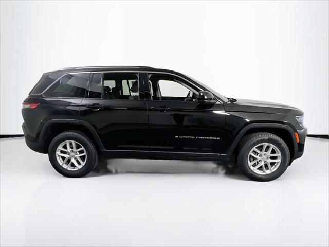 2023 Jeep Grand Cherokee Laredo 4x4