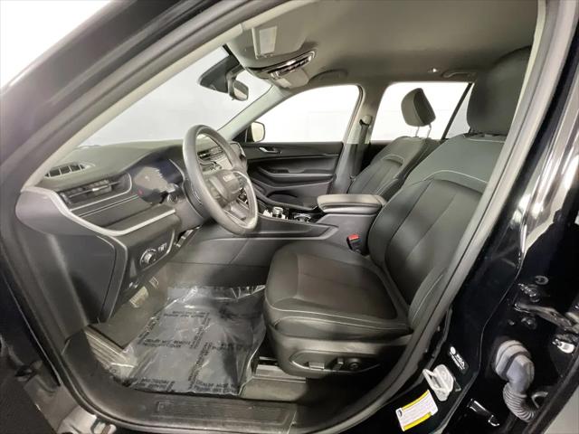 2023 Jeep Grand Cherokee Laredo 4x4