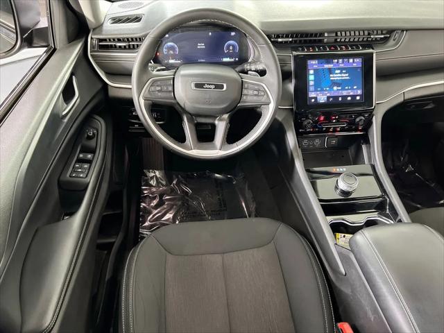 2023 Jeep Grand Cherokee Laredo 4x4