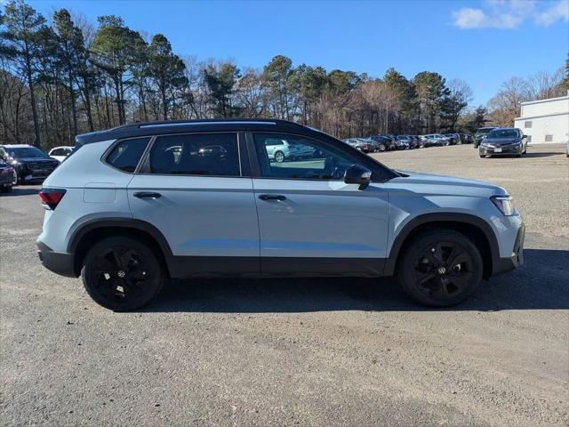 2026 Volkswagen Taos SE Black
