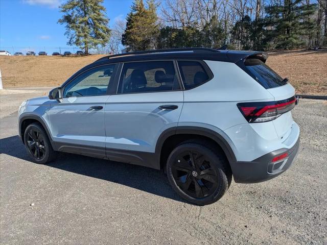 2026 Volkswagen Taos SE Black