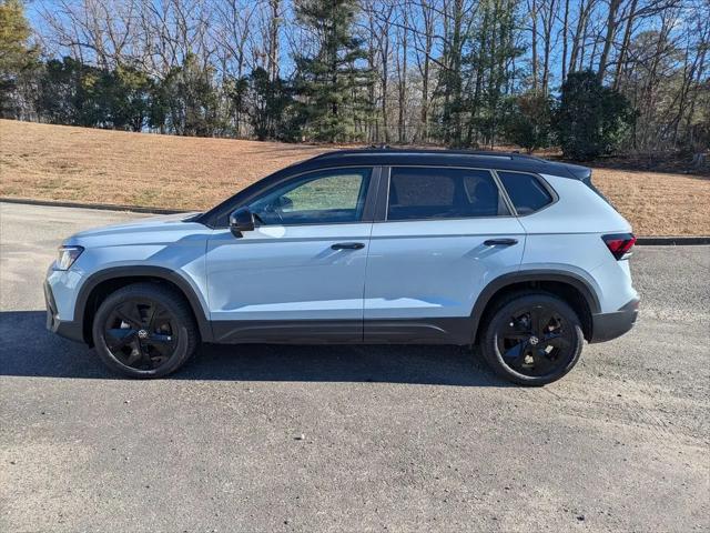 2026 Volkswagen Taos SE Black