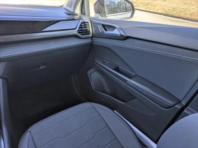 2026 Volkswagen Taos SE Black