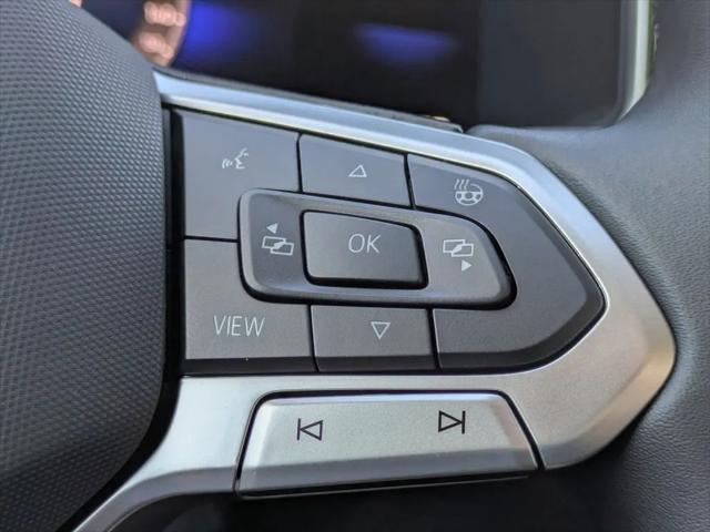 2026 Volkswagen Taos SE Black