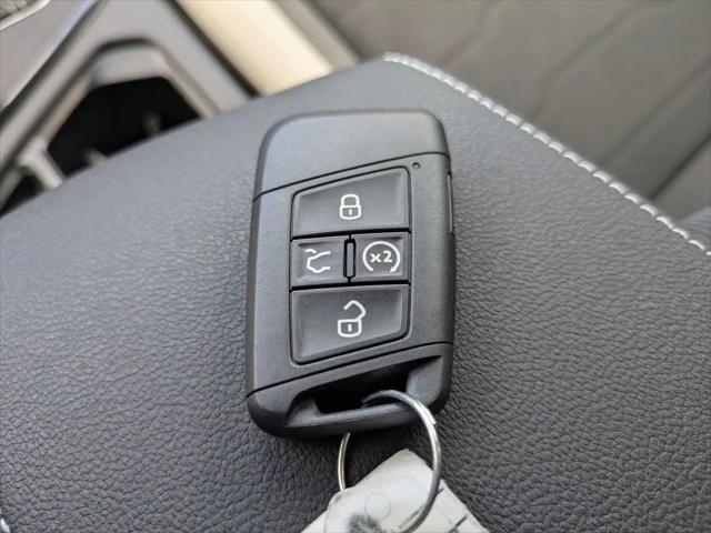 2026 Volkswagen Taos SE