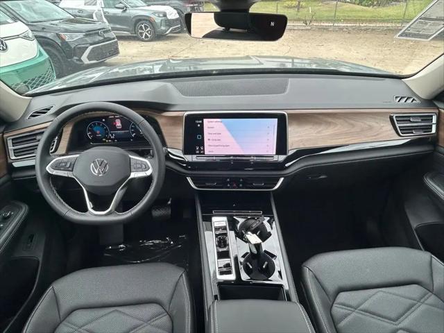 2026 Volkswagen Atlas SE with Technology