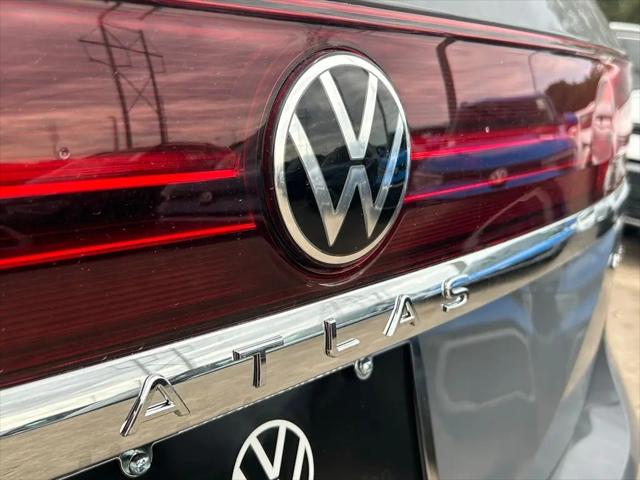 2026 Volkswagen Atlas SE with Technology
