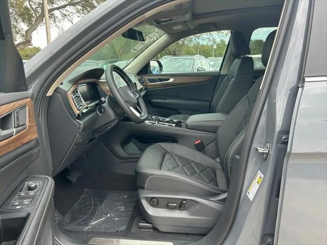 2026 Volkswagen Atlas SE with Technology