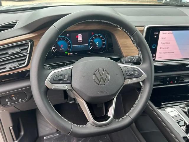 2026 Volkswagen Atlas SE with Technology