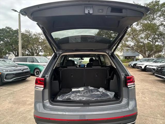 2026 Volkswagen Atlas SE with Technology