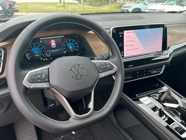 2026 Volkswagen Atlas SE with Technology