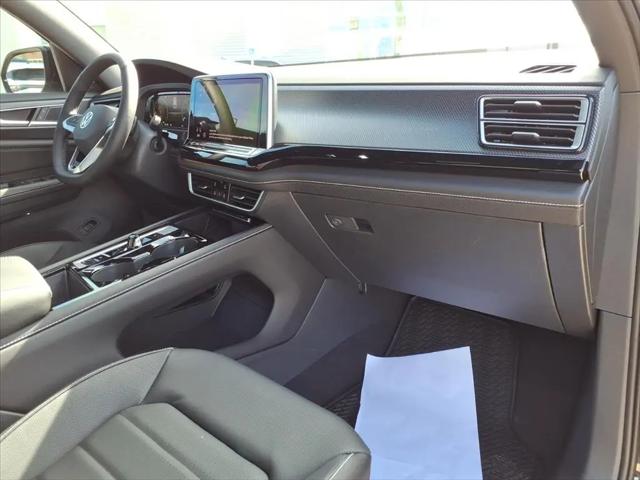 2026 Volkswagen Atlas Cross Sport SEL R-Line Black