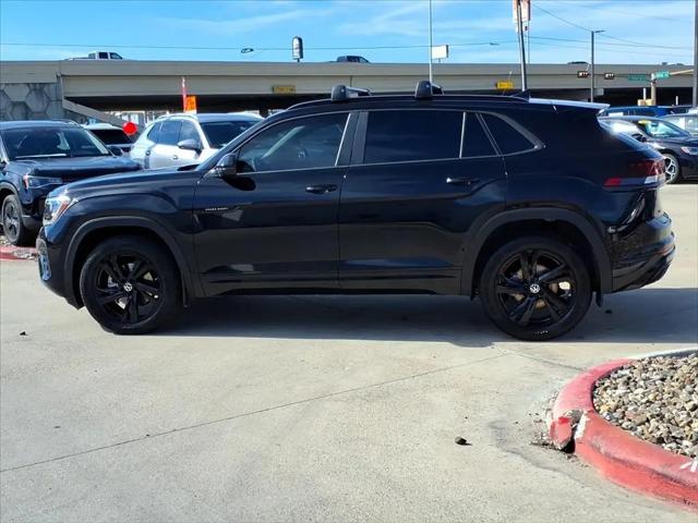 2026 Volkswagen Atlas Cross Sport SEL R-Line Black