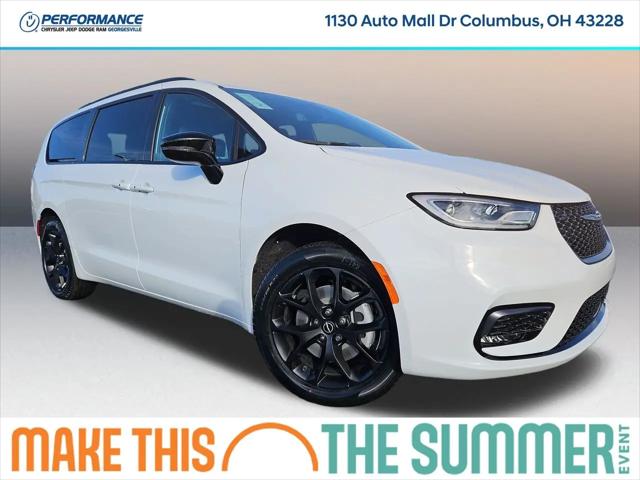 2026 Chrysler Pacifica Select AWD for sale in Columbus, OH