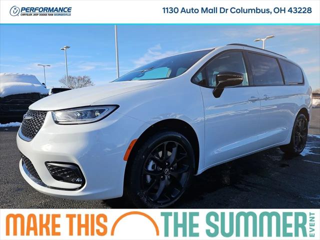 2026 Chrysler Pacifica Select AWD