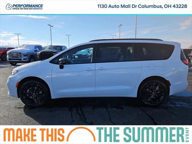 2026 Chrysler Pacifica Select AWD