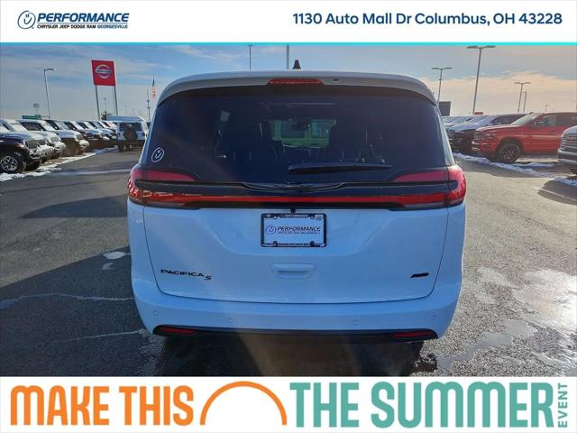 2026 Chrysler Pacifica Select AWD