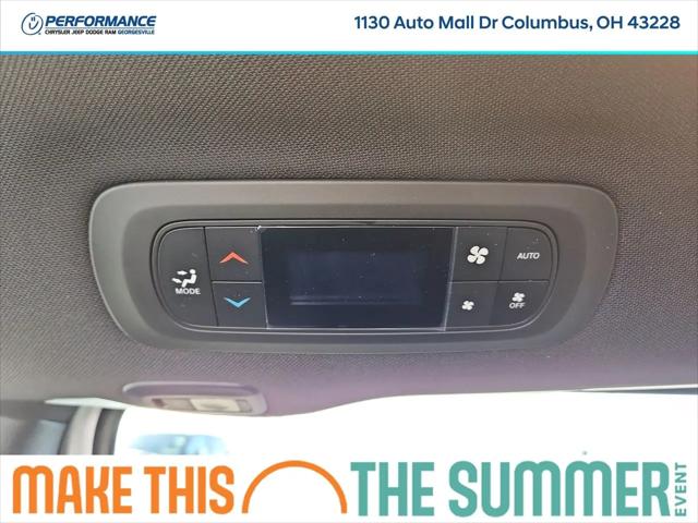 2026 Chrysler Pacifica Select AWD