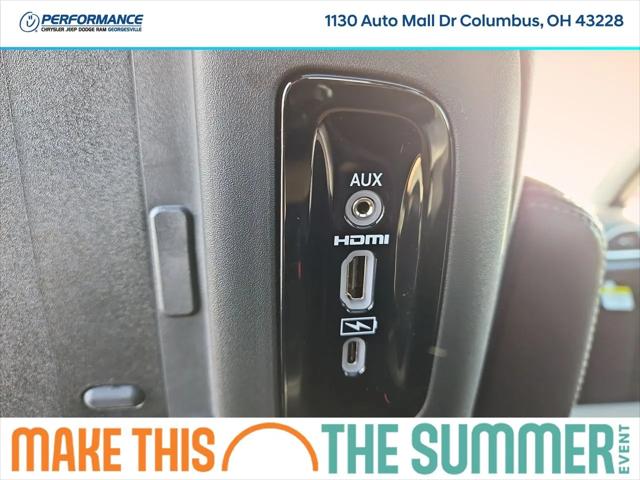 2026 Chrysler Pacifica Select AWD