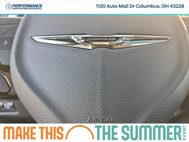 2026 Chrysler Pacifica Select AWD