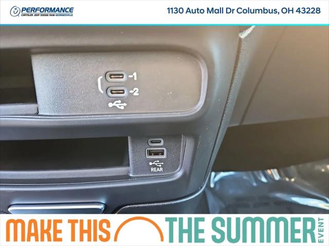 2026 Chrysler Pacifica Select AWD