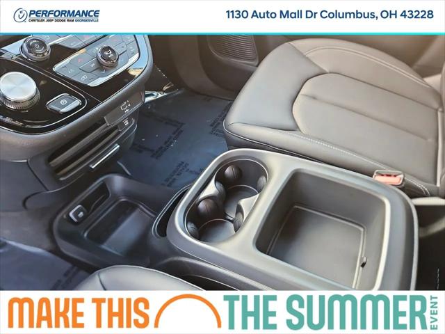 2026 Chrysler Pacifica Select AWD
