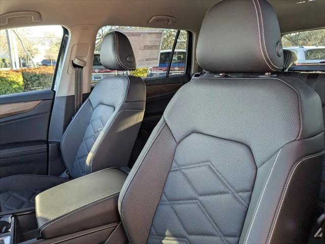 2026 Volkswagen Atlas SE with Technology