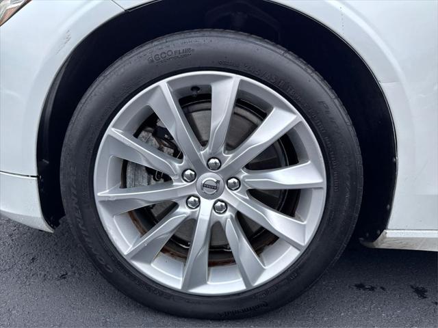 2019 Volvo S90 T6 Momentum