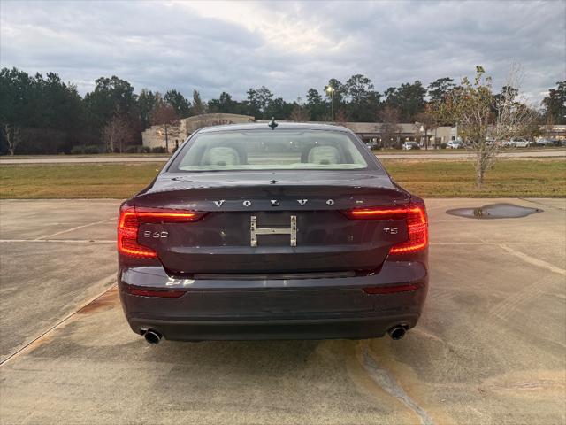 2020 Volvo S60 T5 Momentum 2020 Volvo S60 T5 Momentum