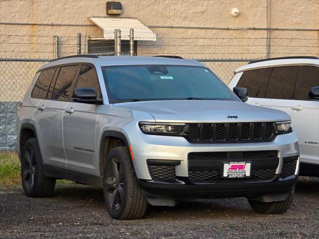 2023 Jeep Grand Cherokee L Altitude 4x4 for sale in Medford, OR