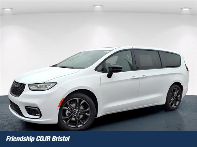 2026 Chrysler Pacifica Select for sale in Bristol, TN