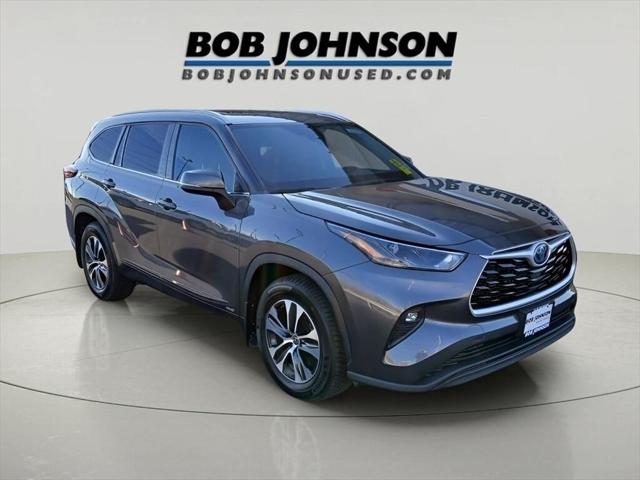 2022 Toyota Highlander Hybrid XLE