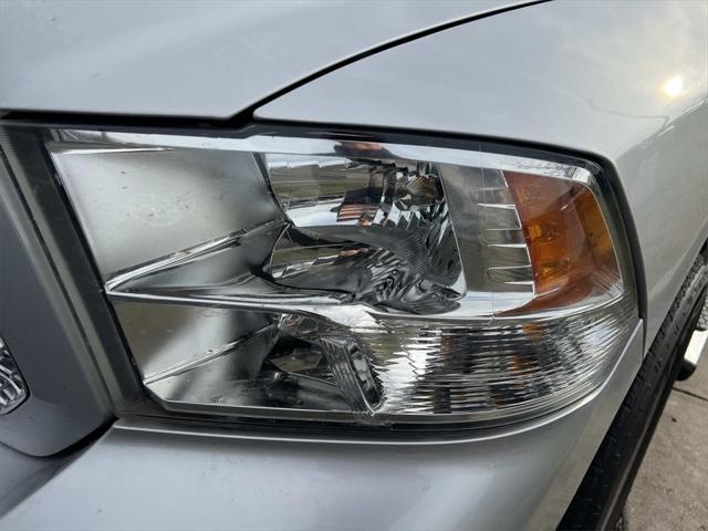 2017 RAM 1500 Express Quad Cab 4x4 64 Box