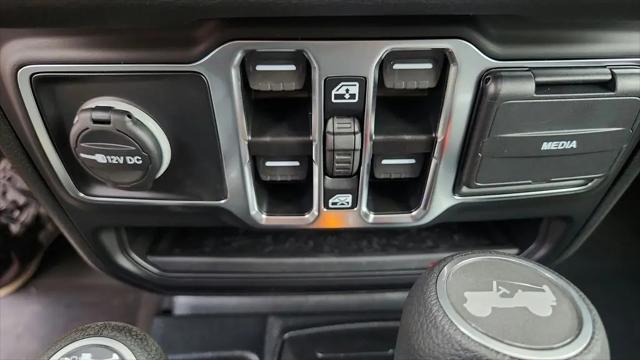 2025 Jeep Wrangler 4-Door Summit 4x4