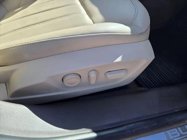 2012 Buick Regal Premium 1