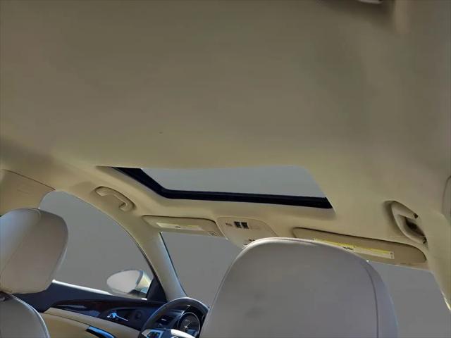2012 Buick Regal Premium 1