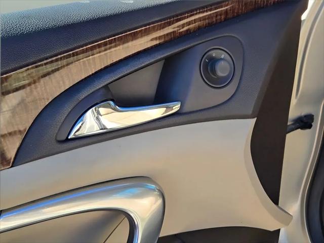 2012 Buick Regal Premium 1