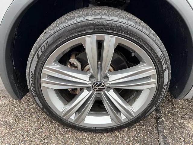 2021 Volkswagen Tiguan 2.0T SE R-Line Black