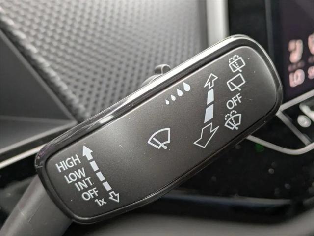2026 Volkswagen Atlas Cross Sport SEL Premium R-Line