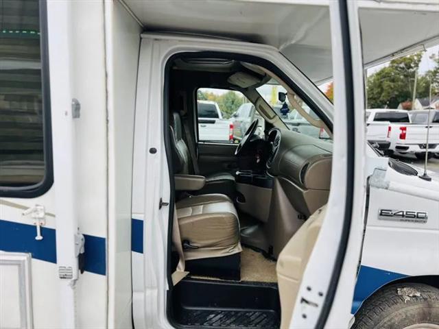 2006 Ford E-450 Cutaway XL