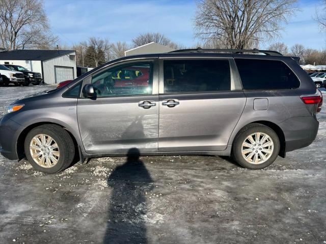 2017 Toyota Sienna XLE 7 Passenger