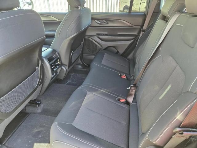 2025 Jeep Grand Cherokee Laredo X 4x2