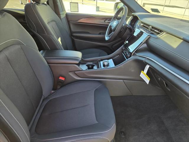 2025 Jeep Grand Cherokee Laredo X 4x2