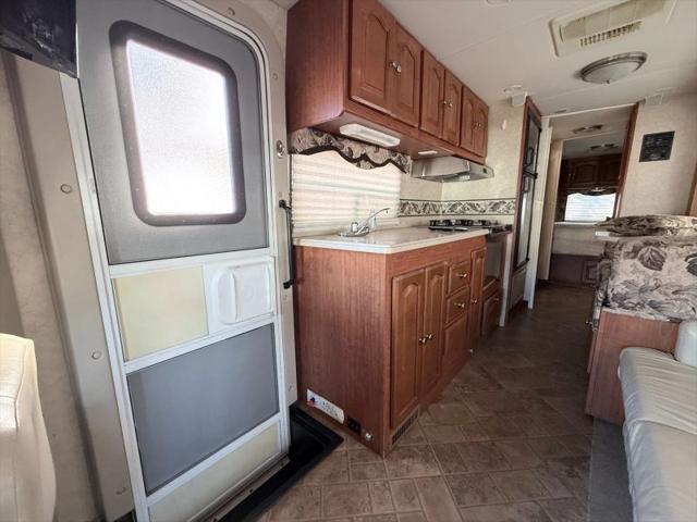 2006 Ford E-450 Cutaway Commercial